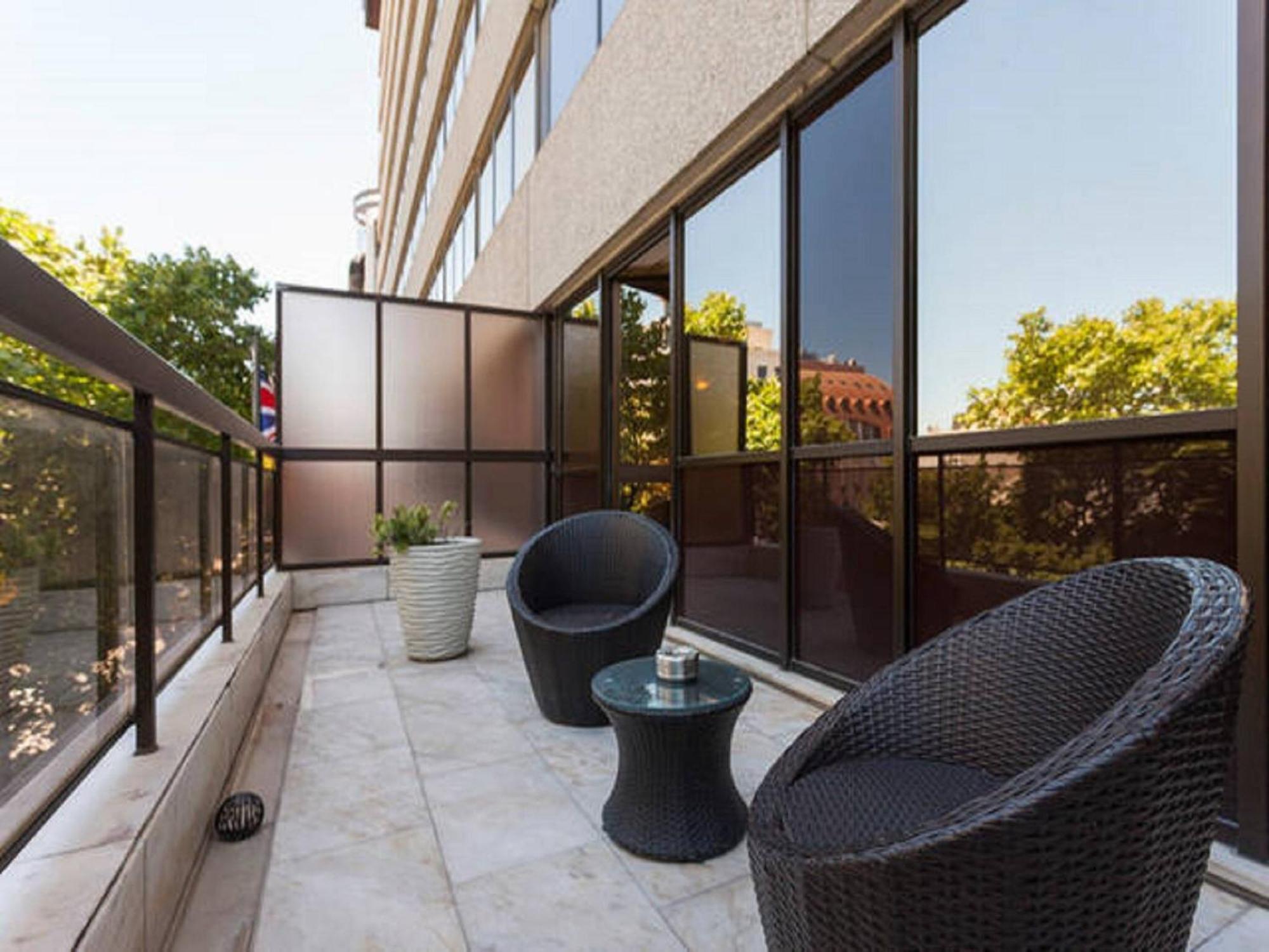 Stay In The Heart Of Lisbon-Altis Suites Hotel Exterior photo